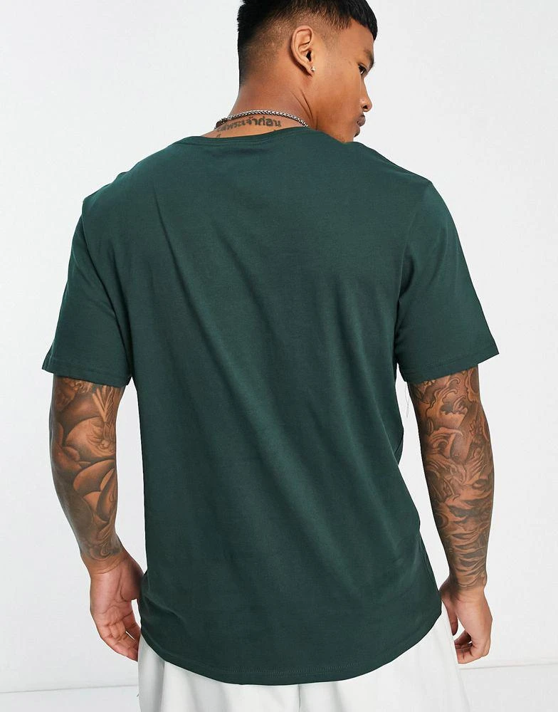 商品Columbia|Columbia CSC basic logo t-shirt in spruce green Exclusive at ASOS,价格¥182,第2张图片详细描述