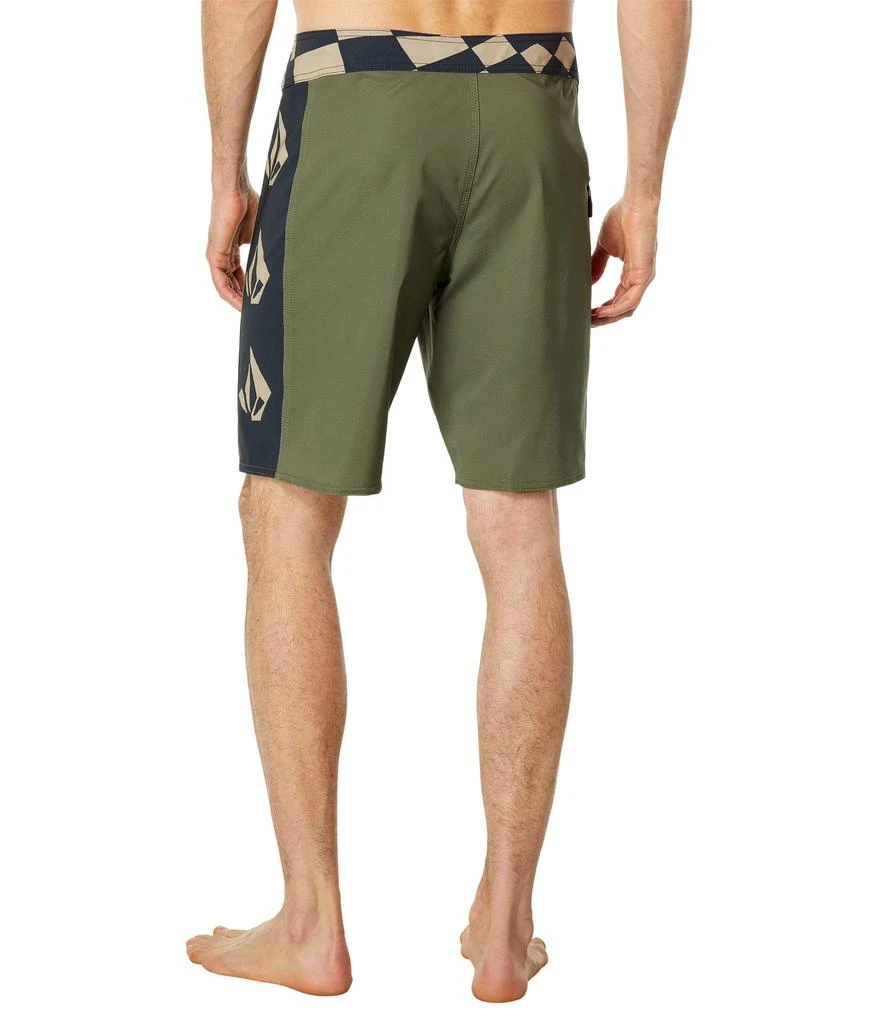 商品Volcom|Surf Vitals Yago Dora Mod 19" Boardshorts,价格¥308,第2张图片详细描述