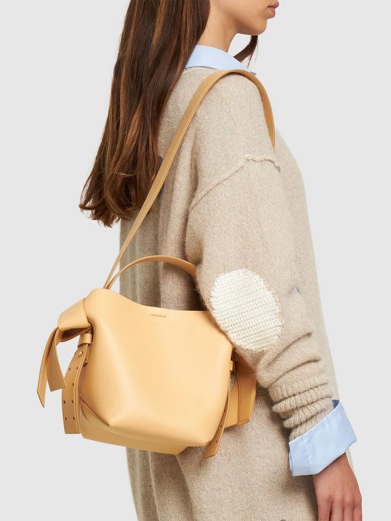 商品Acne Studios|Mini Musubi Leather Top Handle Bag,价格¥10368,第1张图片详细描述