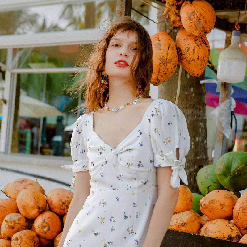 商品[国内直发] Petite Studio NYC|Zahra白色小碎花纽结泡泡袖复古连衣裙 | Zahra Dress - Ivory Petal ,价格¥1176,第1张图片