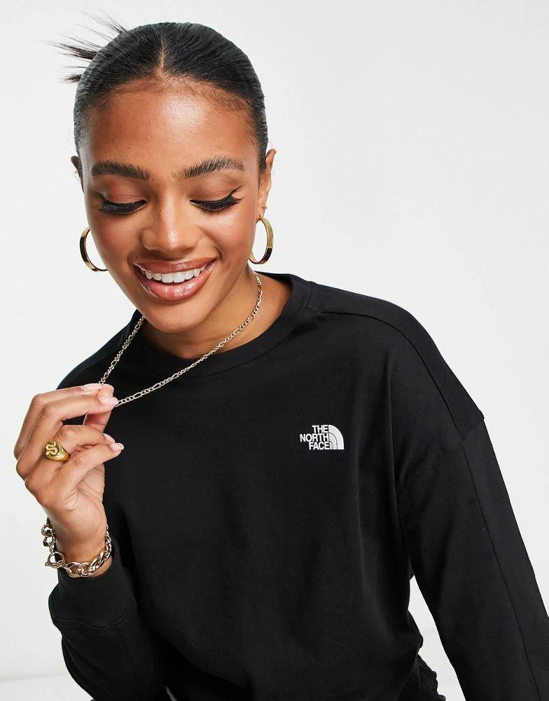 商品The North Face|The North Face Ensei long sleeve cropped heavyweight t-shirt in black Exclusive at ASOS,价格¥260,第3张图片详细描述