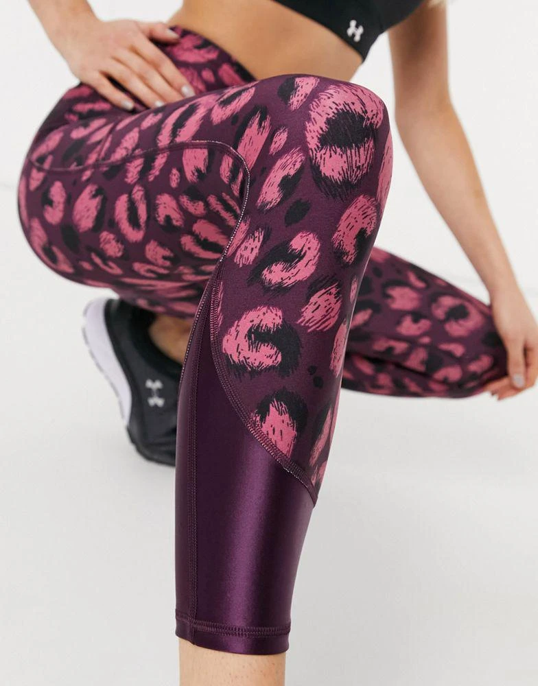 商品Under Armour|Under Armour Training Heatgear tonal 7/8 crop leggings in pink print,价格¥238,第3张图片详细描述