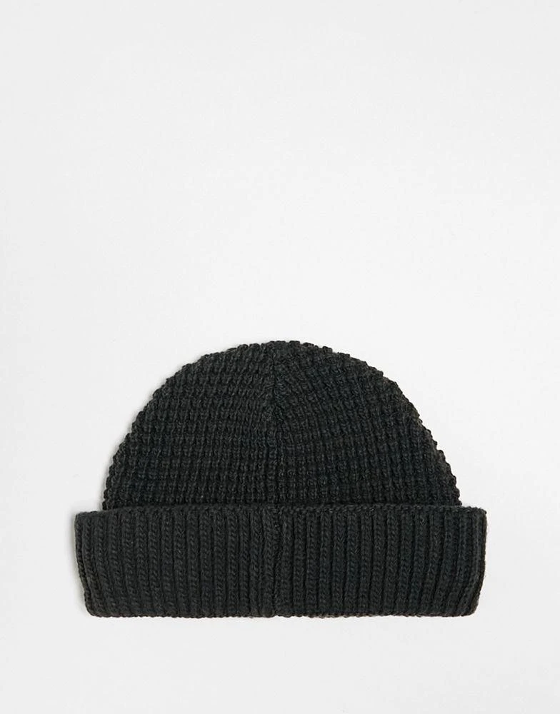 商品Reclaimed Vintage|Reclaimed Vintage unisex waffle beanie in charcoal co-ord,价格¥67,第3张图片详细描述