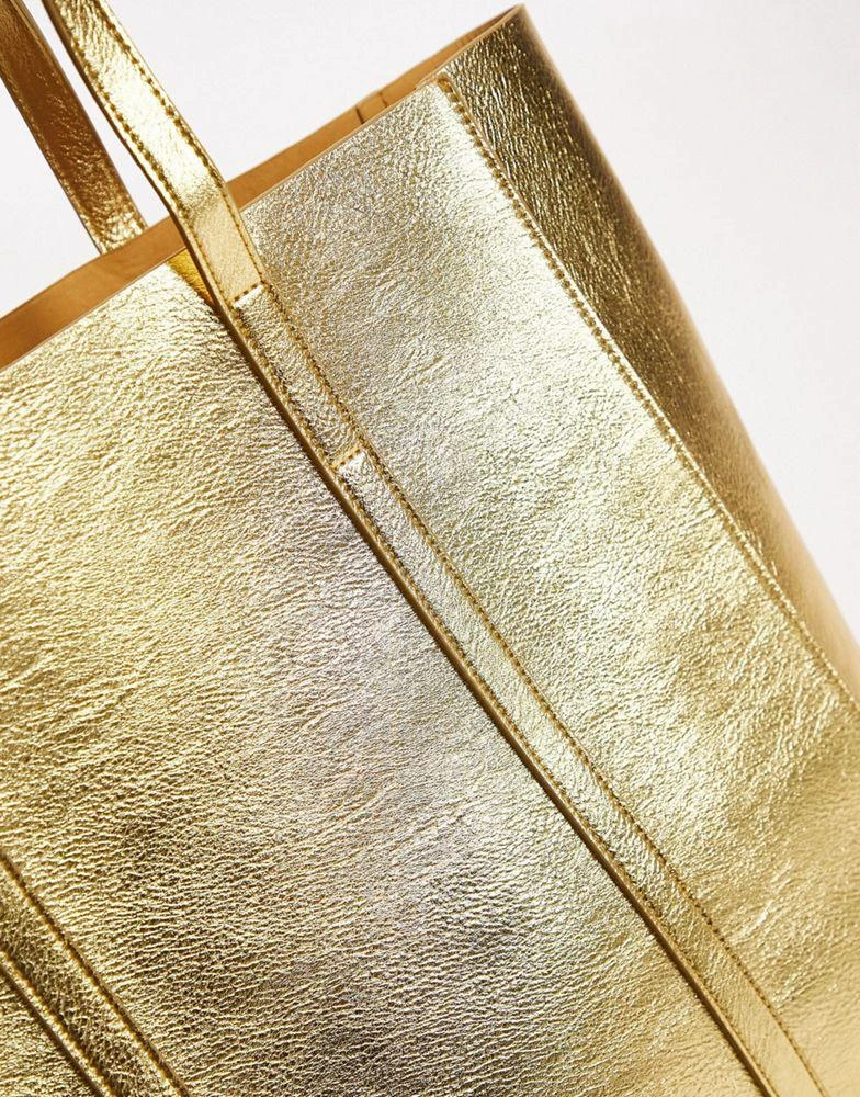 商品Topshop|Topshop betsy metallic tote bag in gold,价格¥227,第3张图片详细描述