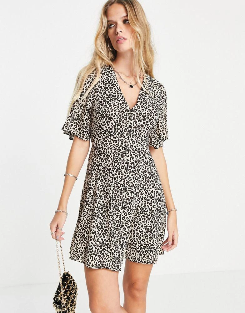 商品ASOS|ASOS DESIGN button through tie back mini tea dress with angel sleeve in animal print,价格¥165,第1张图片