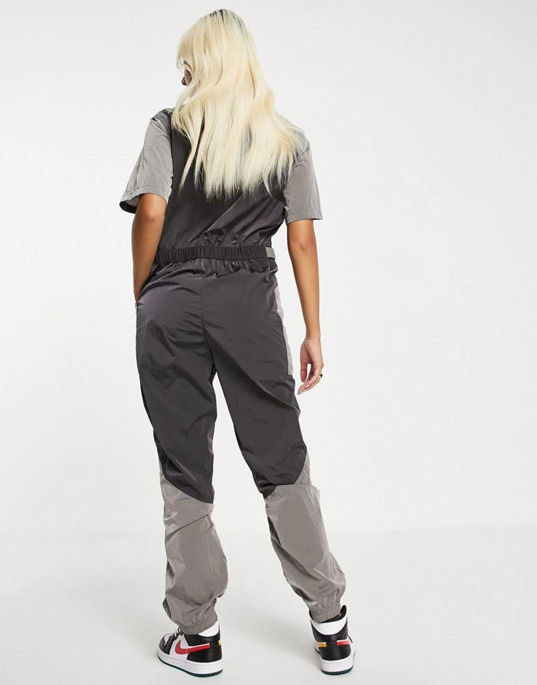 商品Jordan|Jordan essential jumpsuit in grey,价格¥583,第3张图片详细描述