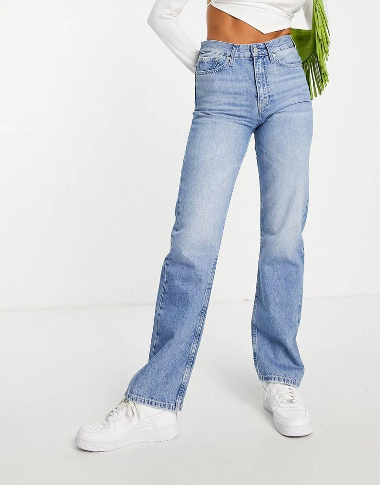 商品Calvin Klein|Calvin Klein Jeans high rise straight leg jeans in light wash,价格¥779,第1张图片