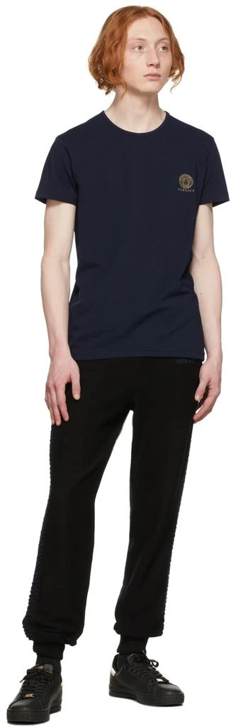 商品Versace|Navy Medusa Under T-Shirt,价格¥681,第4张图片详细描述