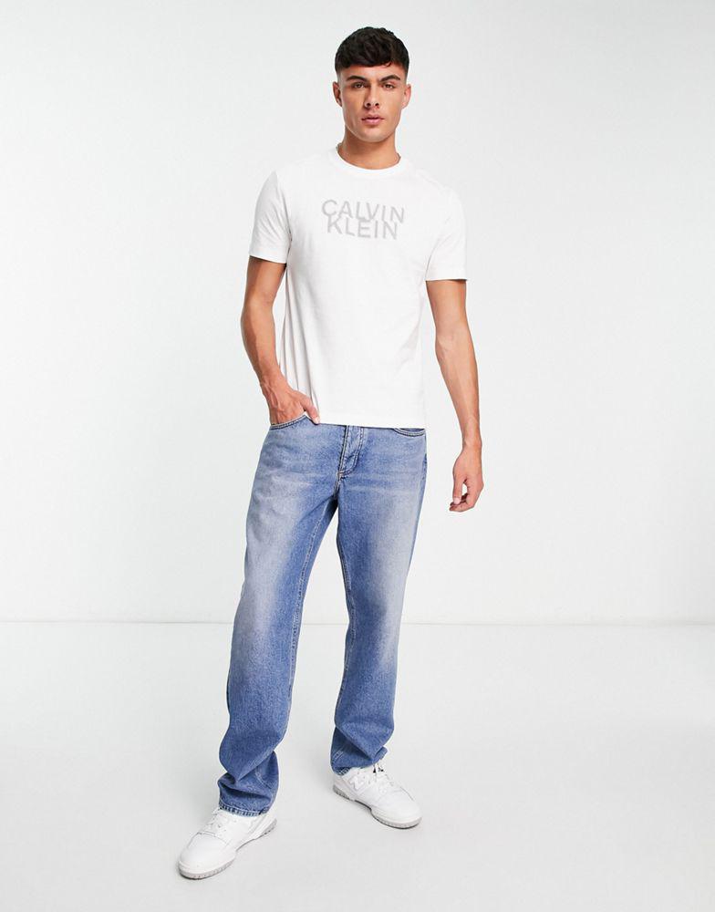 Calvin Klein distorted logo t-shirt in white商品第3张图片规格展示