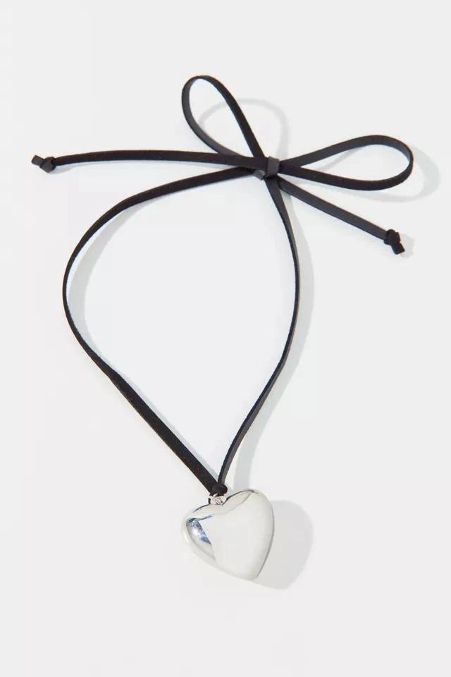 商品Urban Outfitters|Valentina Corded Heart Necklace,价格¥91,第2张图片详细描述