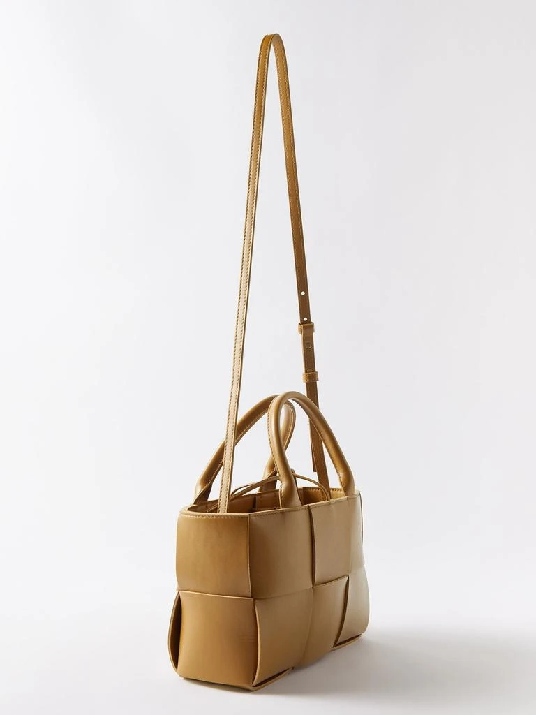 商品Bottega Veneta|Arco mini Intrecciato-leather tote bag,价格¥25004,第4张图片详细描述