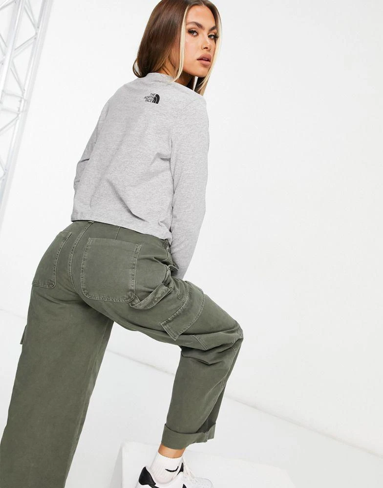 商品The North Face|The North Face cropped long sleeve t-shirt in grey Exclusive at ASOS,价格¥201,第2张图片详细描述