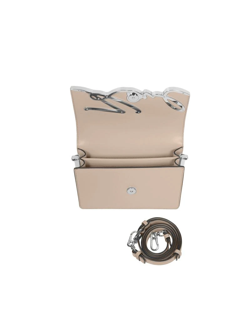 商品Karl Lagerfeld Paris|K/Signature 斜挎包,价格¥1445,第2张图片详细描述