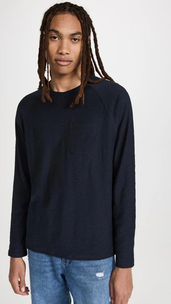 商品Vince|Long Sleeve Pocket Crew Tee,价格¥283,第2张图片详细描述