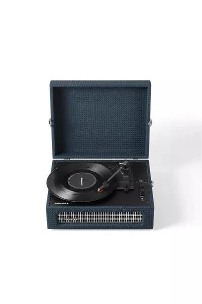 商品Crosley|Crosley Voyager Bluetooth Record Player,价格¥748,第1张图片