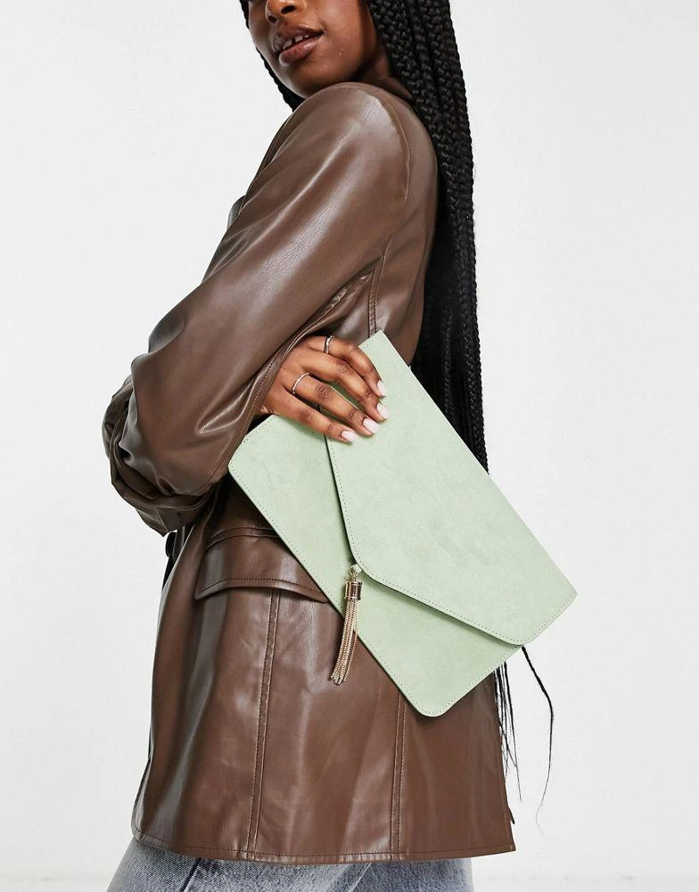 商品ASOS|ASOS DESIGN tassel clutch bag in sage green,价格¥73,第1张图片