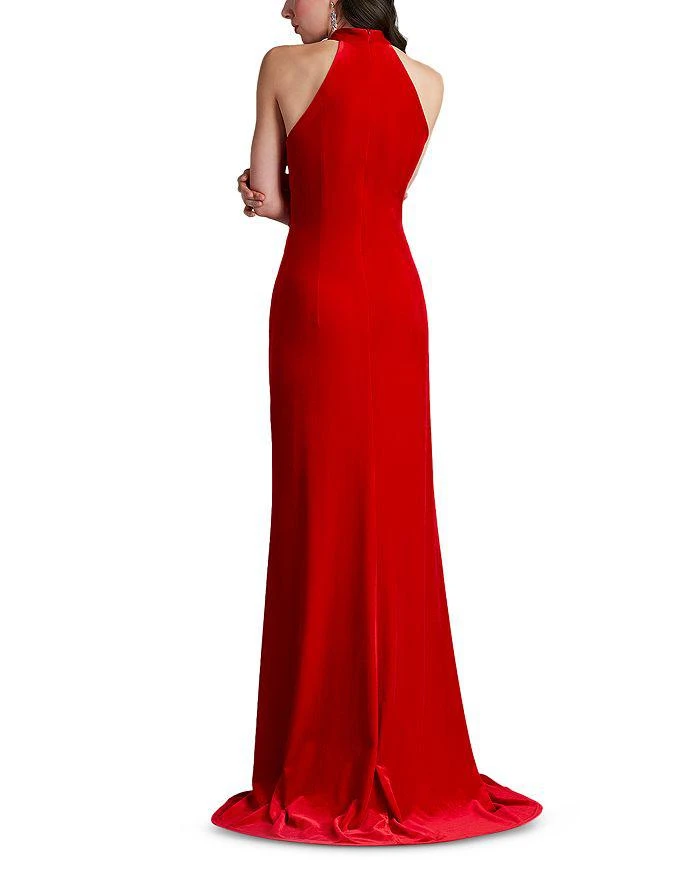 商品Tadashi Shoji|Velvet Twist Front Halter Gown,价格¥3269,第3张图片详细描述