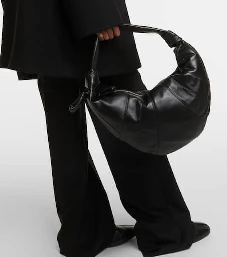 商品Lemaire|Fortune Croissant leather shoulder bag,价格¥10677,第2张图片详细描述