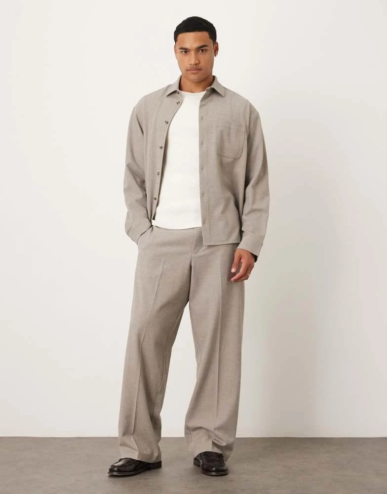 商品ASOS|ASOS DESIGN barrel leg suit trousers in neutral brushed twill,价格¥403,第2张图片详细描述