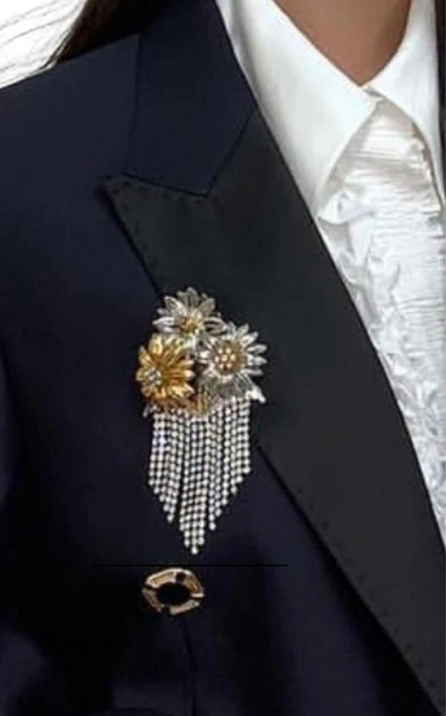 商品Gucci|Crystal Flower Fringe Brooch,价格¥11008,第2张图片详细描述