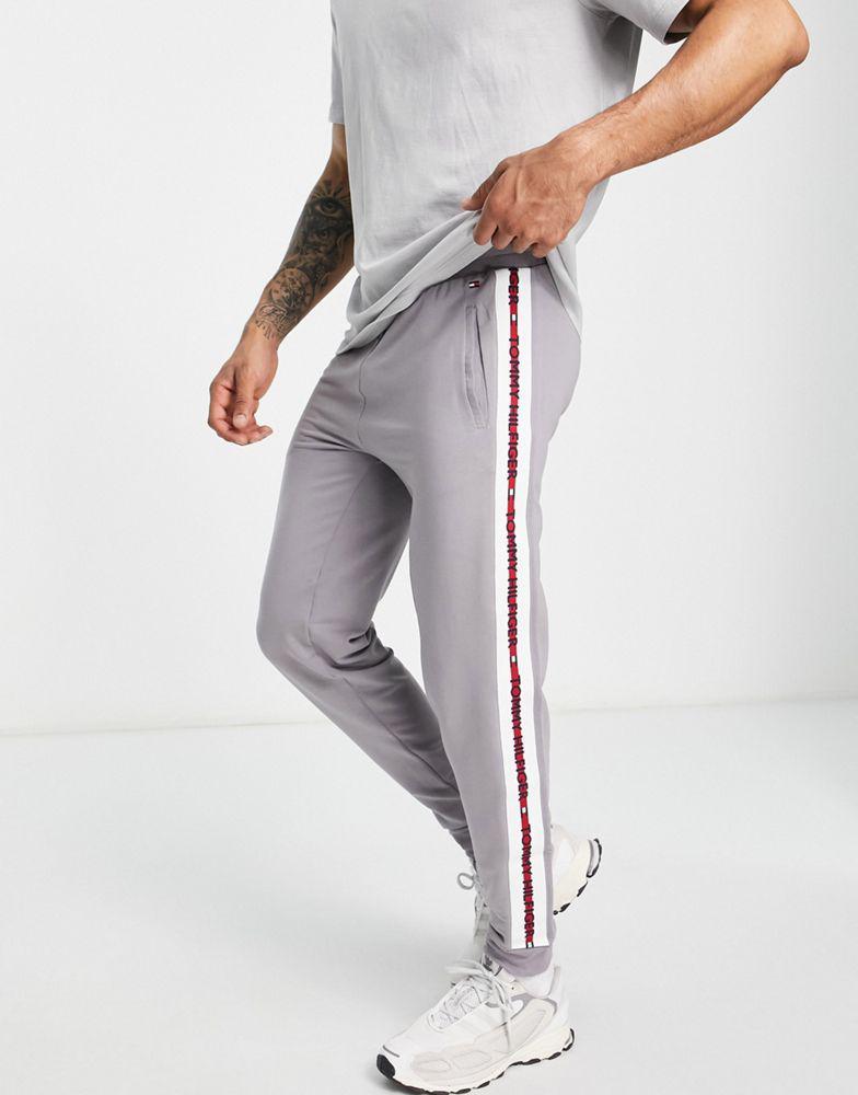 商品Tommy Hilfiger|Tommy Hilfiger exclusive to ASOS flag joggers in washed grey,价格¥490,第1张图片