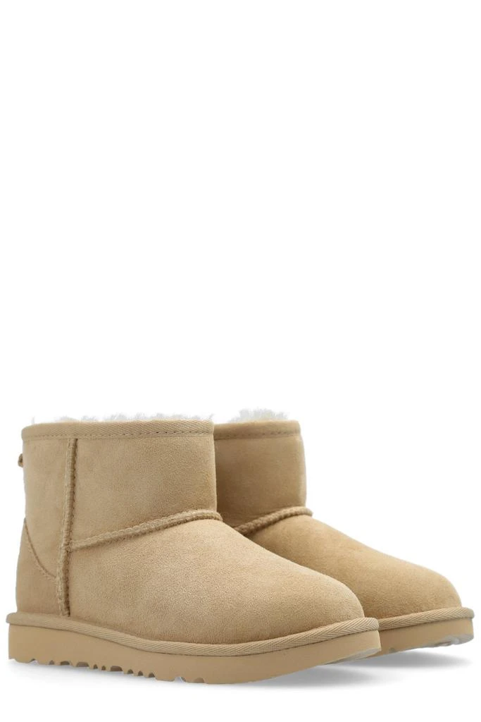 商品UGG|UGG 儿童经典 II 圆头踝靴,价格¥944,第2张图片详细描述