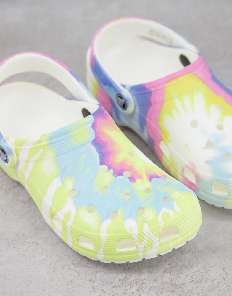 商品Crocs|Crocs classic clogs in pastel tie dye,价格¥412,第3张图片详细描述