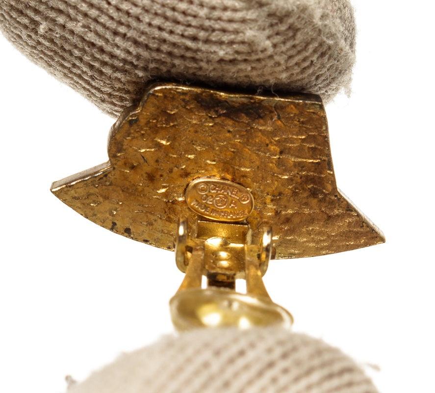 Chanel Black Gold & Pearls Metal Hat Earring商品第5张图片规格展示