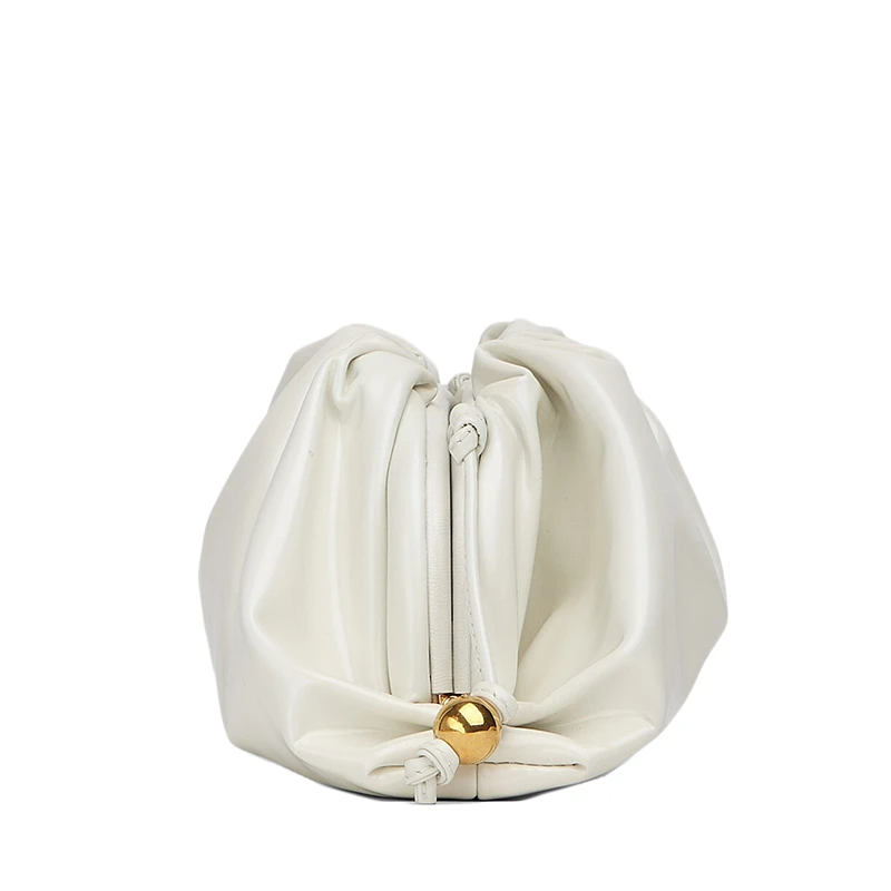 【包税】Bottega Veneta/葆蝶家   POUCH系列 女士迷你白色牛皮革金色圆珠装饰手拿包680186V1C309009 商品