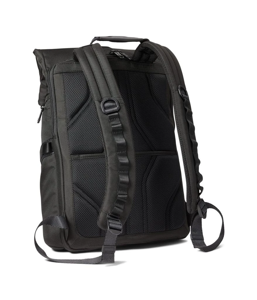 商品Tumi|Logistics Backpack,价格¥3140,第2张图片详细描述