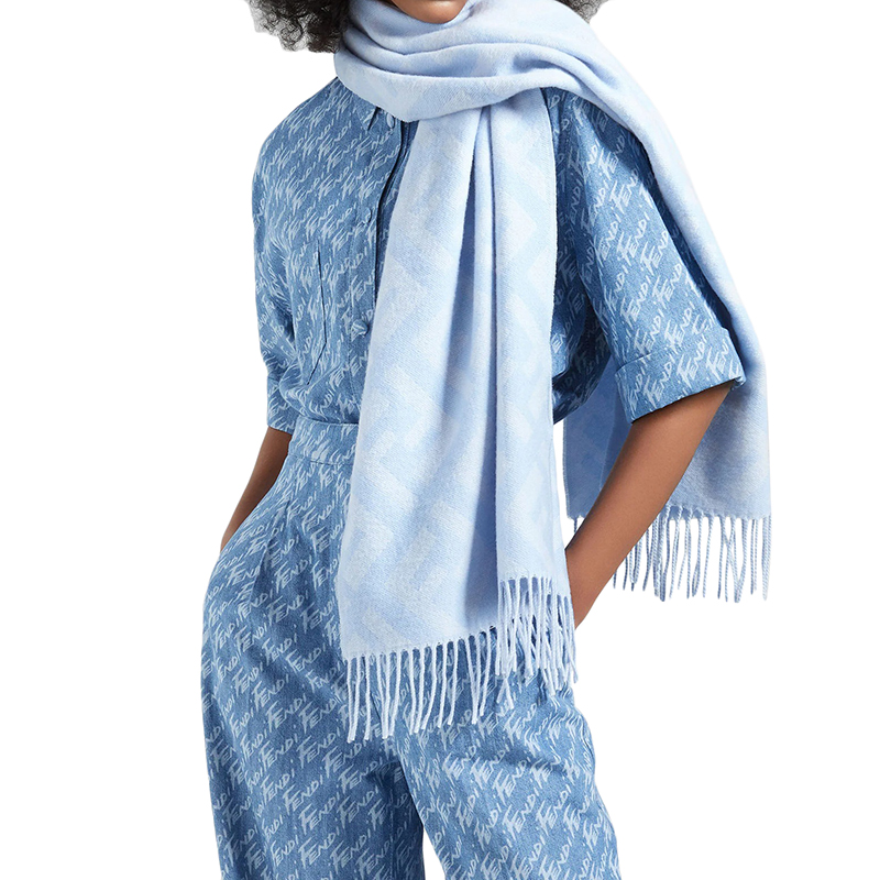 FENDI/芬迪 22年秋冬新款 男女同款浅蓝色纯羊绒老花图案围巾商品第3张图片规格展示