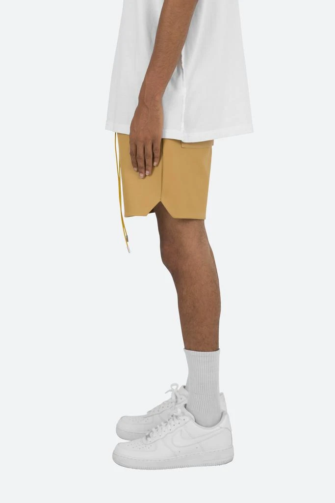商品MNML|Leather Basketball Shorts - Mustard,价格¥136,第3张图片详细描述