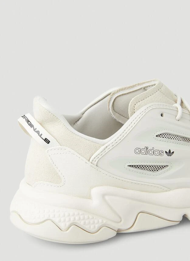 Ozweego Celox Sneakers in White 商品