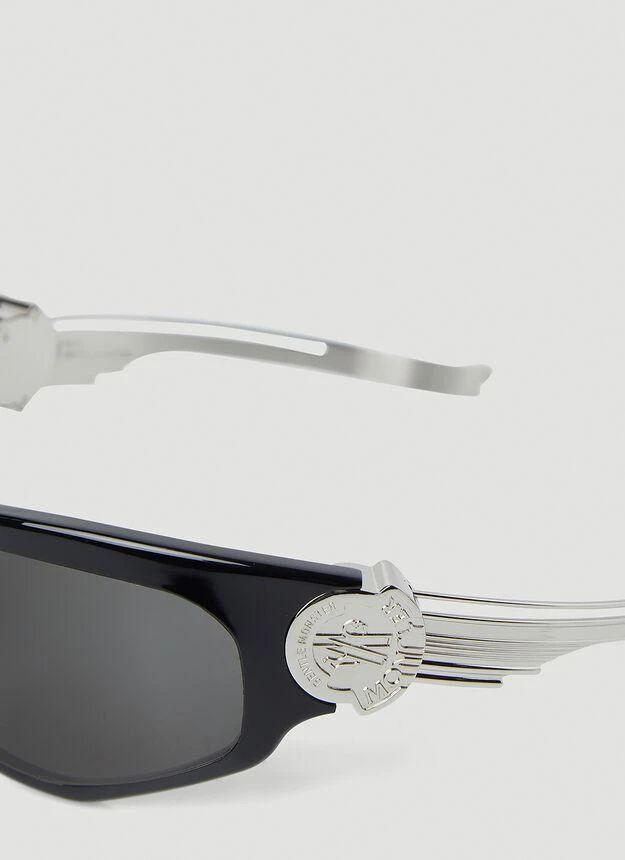 商品Moncler|Swipe 1 Oval Sunglasses in Black,价格¥2934,第5张图片详细描述