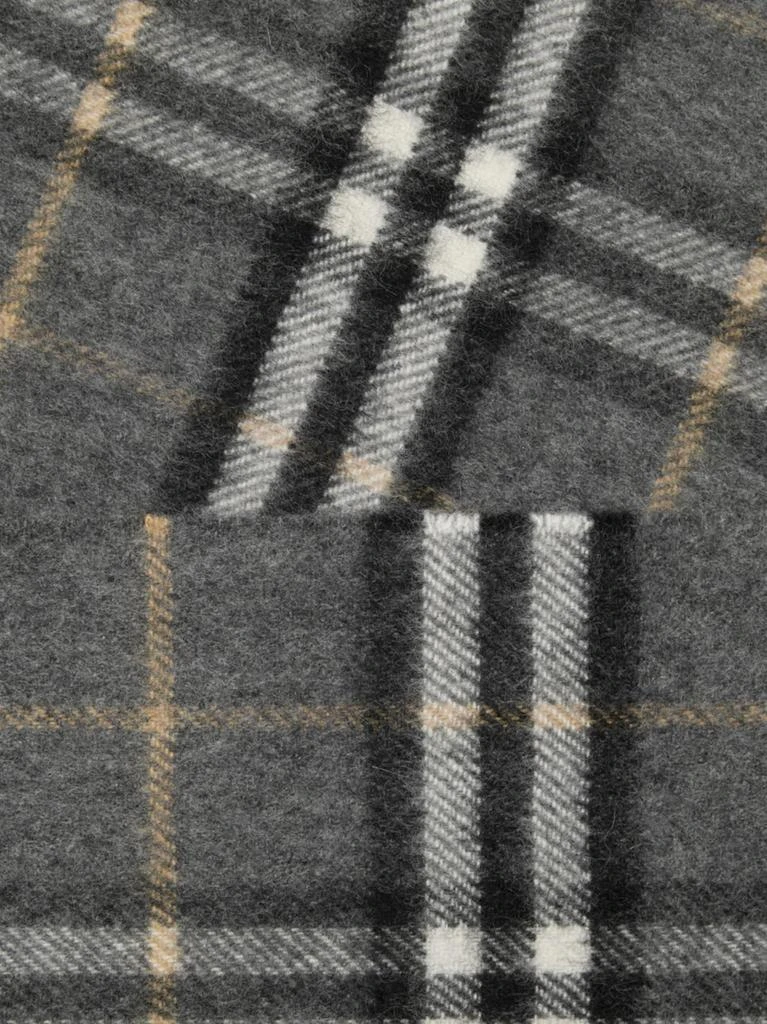 商品Burberry|Vintage Checked Cashmere Scarf,价格¥3202,第3张图片详细描述
