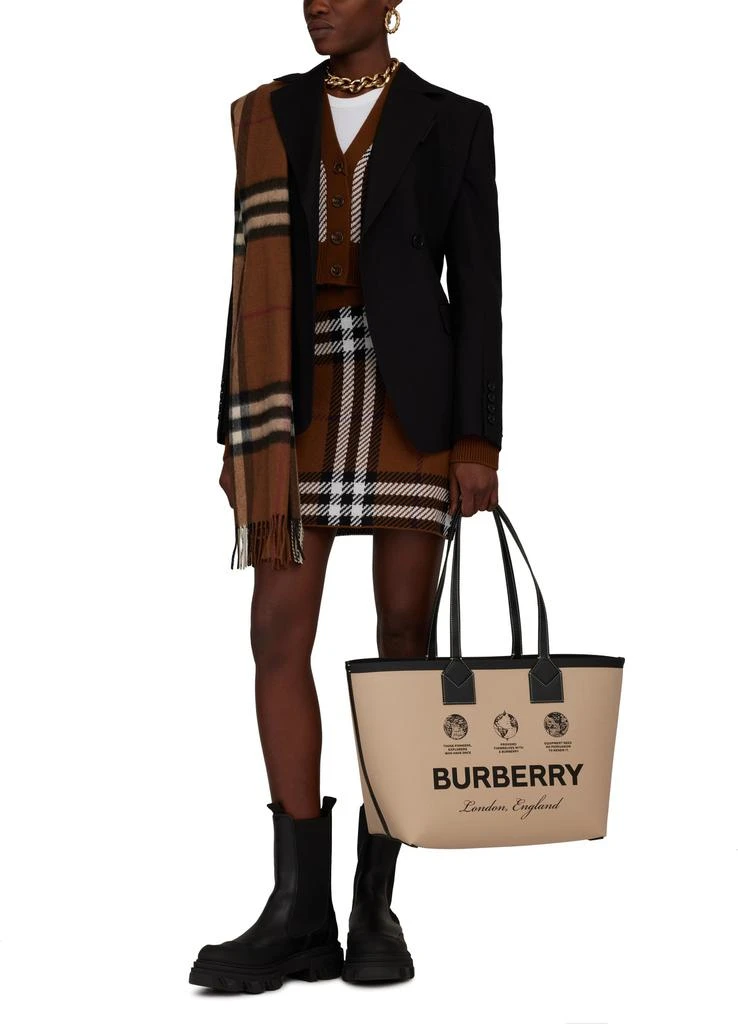 商品Burberry|格纹流苏围巾,价格¥5843,第5张图片详细��描述