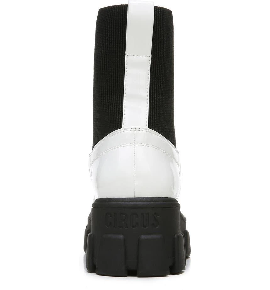 Davina Cap Toe Lug Sole Bootie 商品