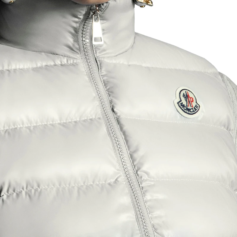 Moncler/蒙克莱 22年秋冬新款 Ghany系列 白色无袖羽绒服马甲H20931A5250068950032 商品