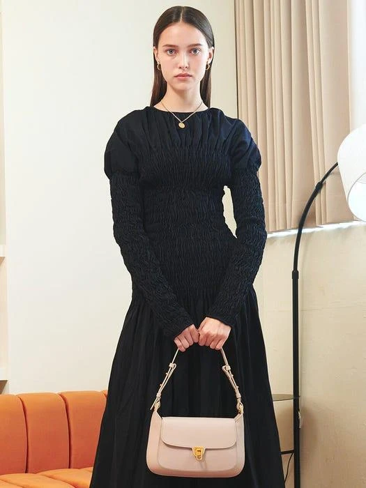 商品Coccinelle|Beat Hobo Bag (Light Pink),价格¥2188,第1张图片