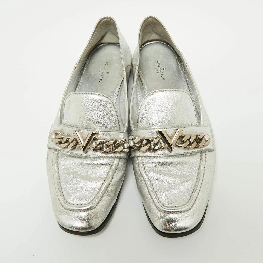 商品[二手商品] Louis Vuitton|Louis Vuitton Silver Leather V Chain Embellished Loafers Size 38.5,价格¥813,第3张图片详细描述