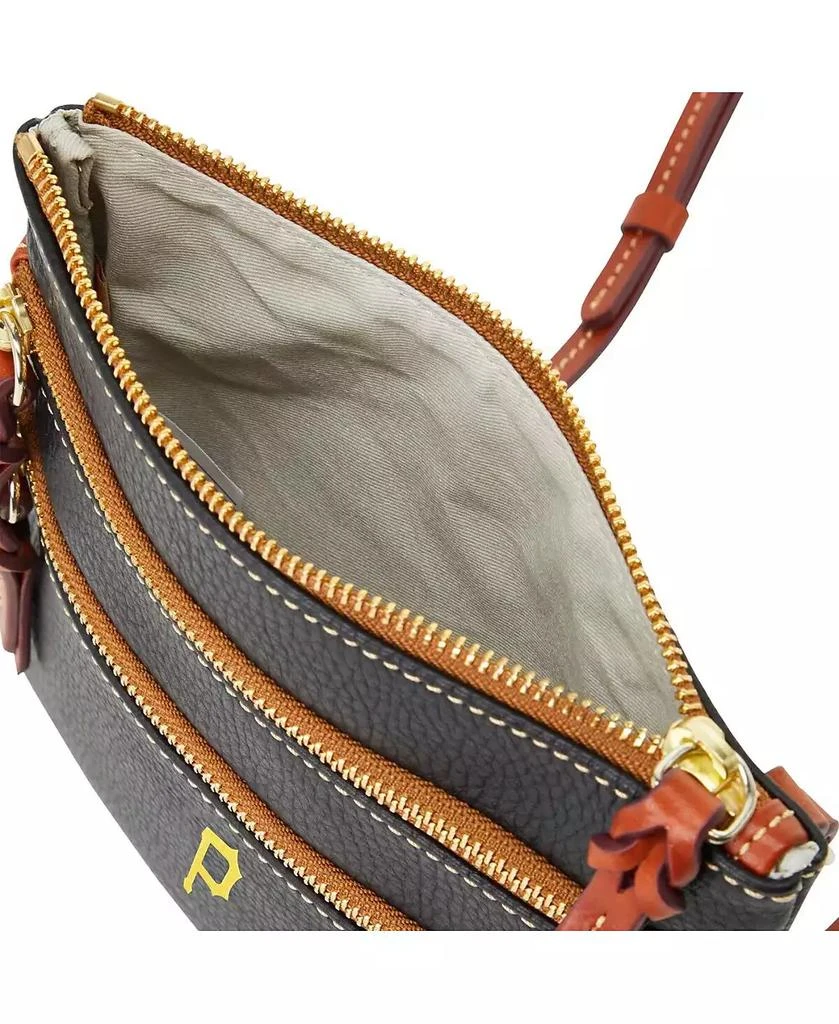 商品Dooney & Bourke|Women's Pittsburgh Pirates Pebble Triple-Zip Core Crossbody Purse,价格¥948,第2张图片详细描述