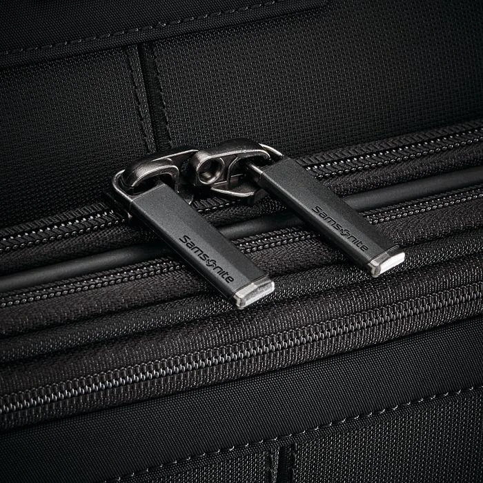 Silhouette 17 Carry On Spinner Suitcase 商品