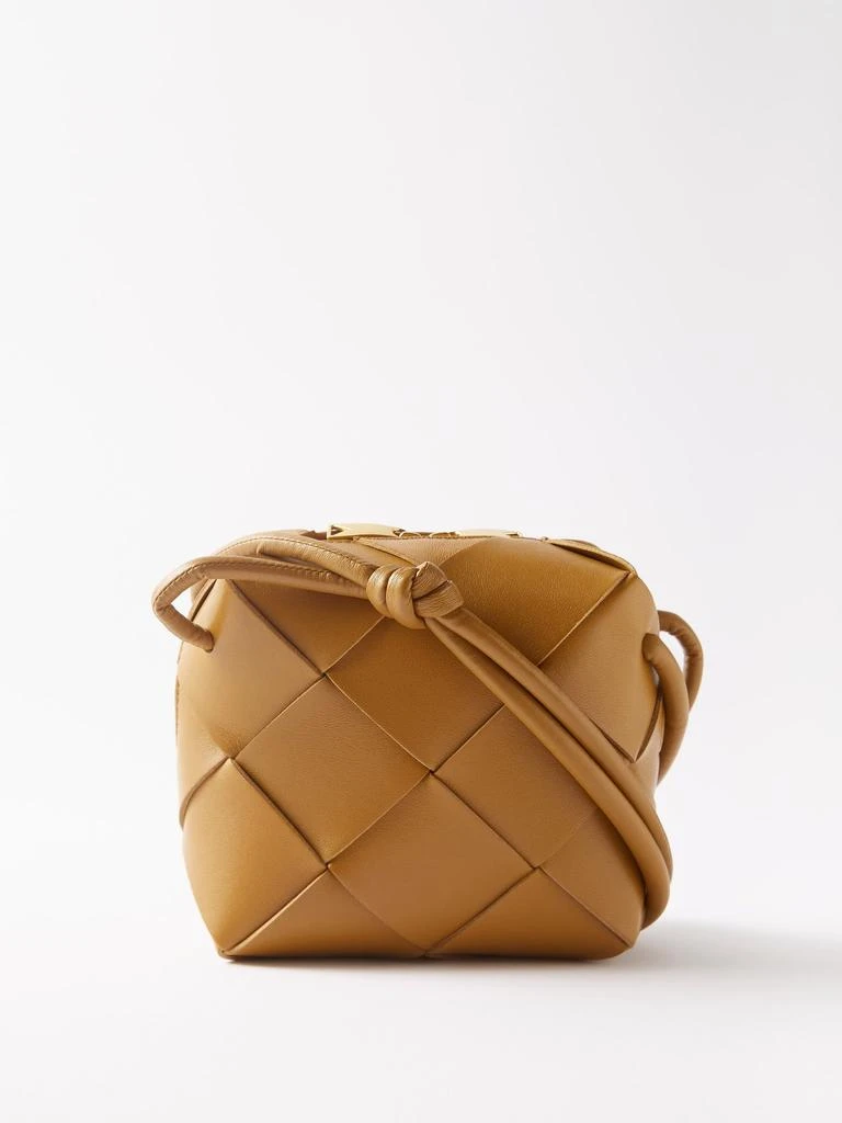 商品Bottega Veneta|Cassette mini Intrecciato-leather cross-body bag,价格¥15699,第2张图片详细描述