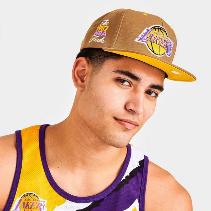 商品Mitchell and Ness|Mitchell & Ness Los Angeles Lakers NBA Wheat Hardwood Classics Snapback Hat,价格¥112,第1张图片