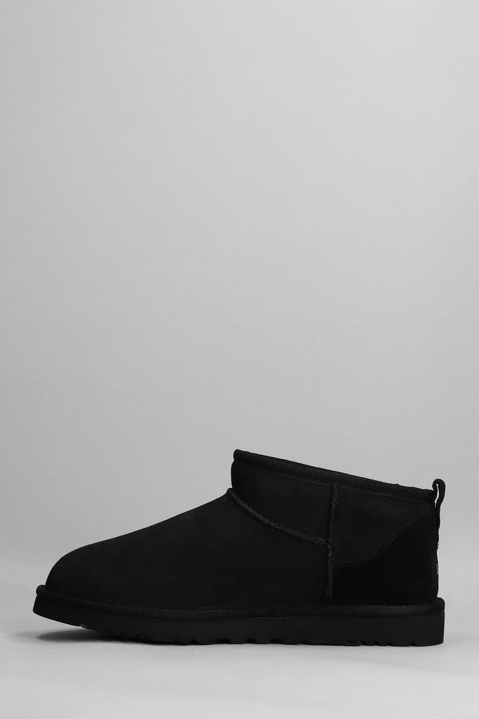 UGG Classic Ultra Mini Low Heels Ankle Boots In Black Suede商品第3张图片规格展示