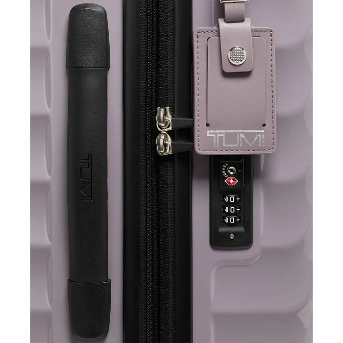 19 Degree International Expandable 4-Wheel Carry-On 商品