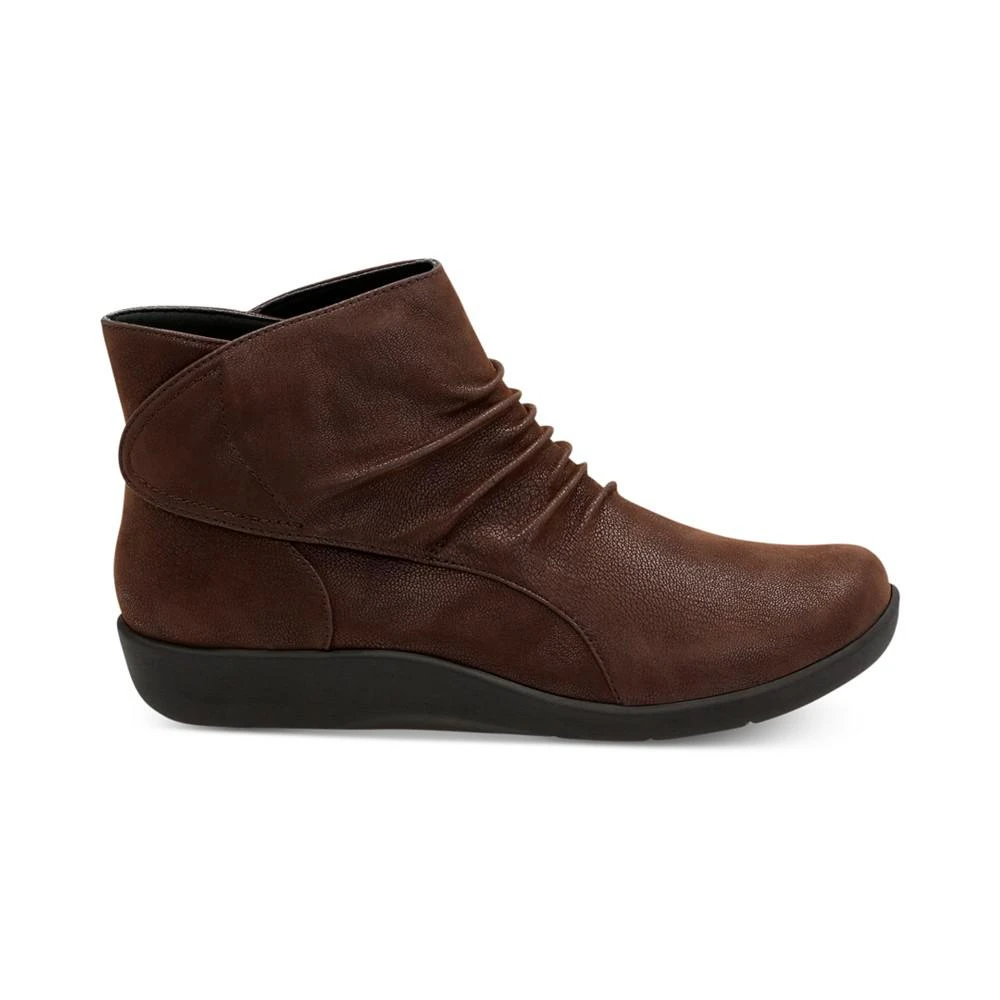 商品Clarks|Women's Cloudsteppers™ Sillian Sway Booties,价格¥899,第2张图片详细描述