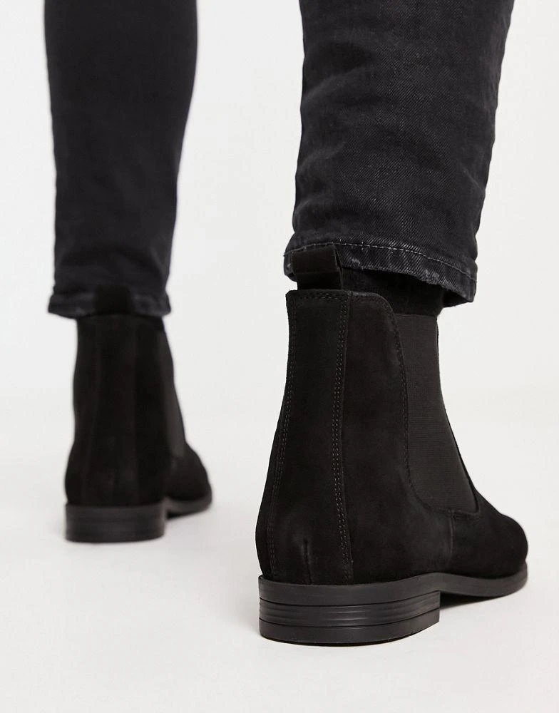 商品ASOS|ASOS DESIGN chelsea boots in black suede with black sole,价格¥379,第3张图片详细描述