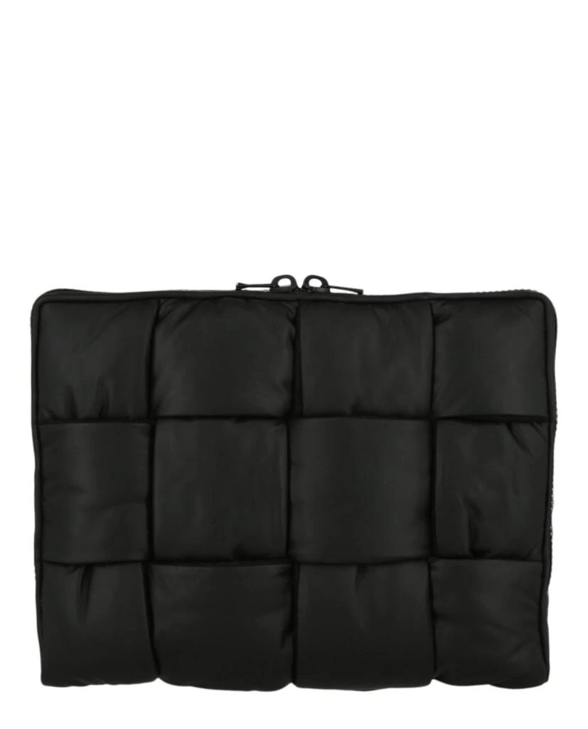商品Bottega Veneta|Maxi Intrecciato Puffer Laptop Pouch,价格¥2132,第1张图片