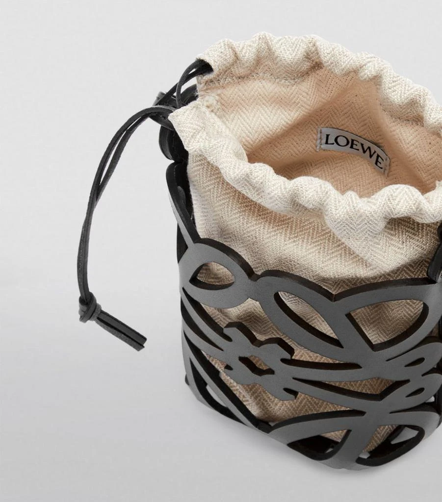 商品Loewe|x Paula's Ibiza Anagram Cut-Out Pocket Bag,价格¥6089,第5张图片详细描述